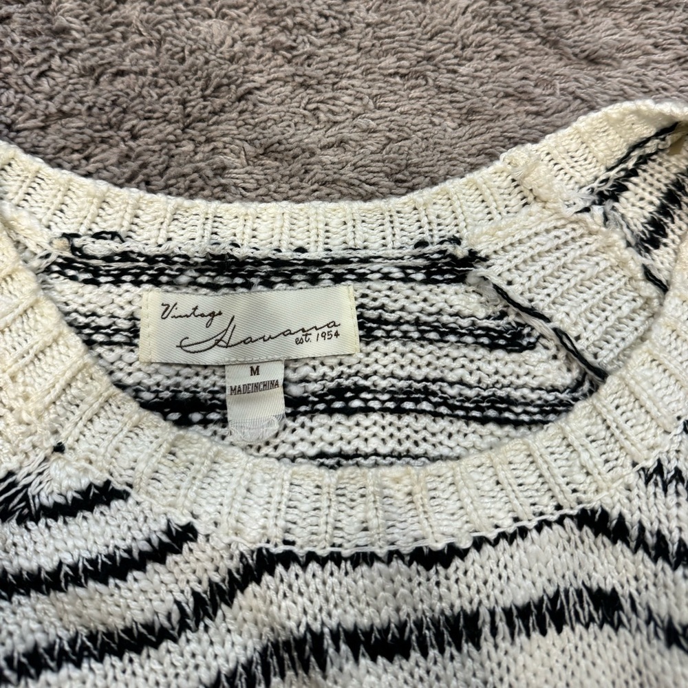 Sweater - Picture 4 of 4